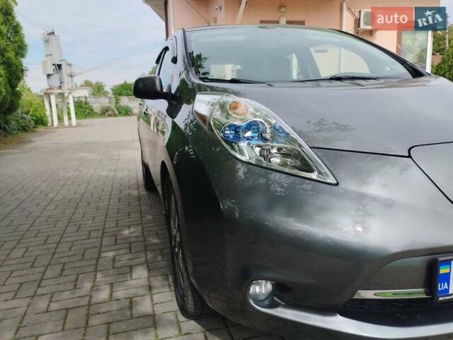 Серый Ниссан Лиф, объемом двигателя 0 л и пробегом 82 тыс. км за 7600 $, фото 9 на Automoto.ua