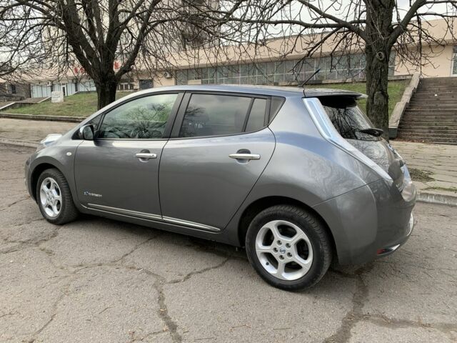 Серый Ниссан Лиф, объемом двигателя 0 л и пробегом 153 тыс. км за 7600 $, фото 8 на Automoto.ua
