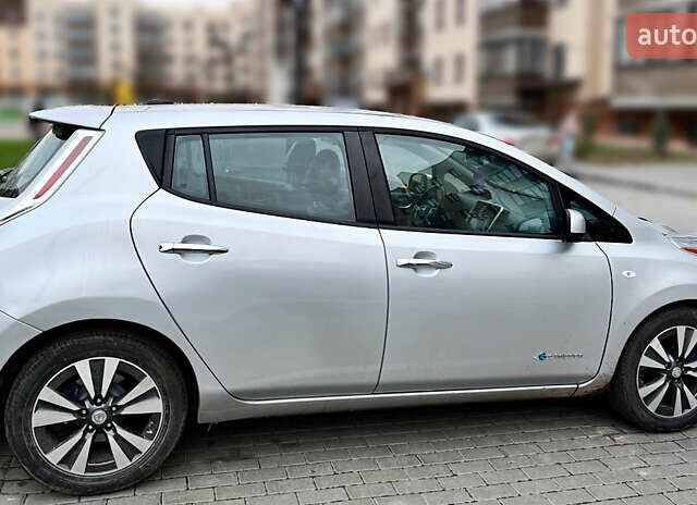 Сірий Ніссан Ліф, об'ємом двигуна 0 л та пробігом 172 тис. км за 7500 $, фото 8 на Automoto.ua