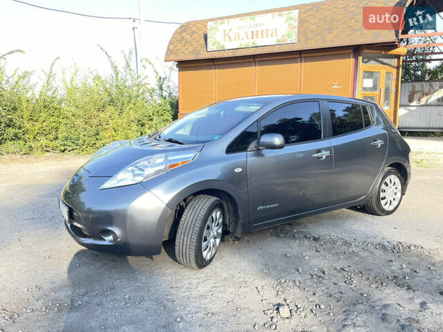 Серый Ниссан Лиф, объемом двигателя 0 л и пробегом 180 тыс. км за 6500 $, фото 8 на Automoto.ua