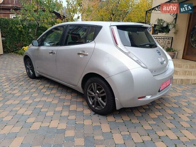 Ниссан Лиф 2014 в Ровно на Automoto.ua Серый Ниссан Лиф, объемом двигателя 0 л и пробегом 118 тыс. км за 5700 $, фото 17 на Automoto.ua