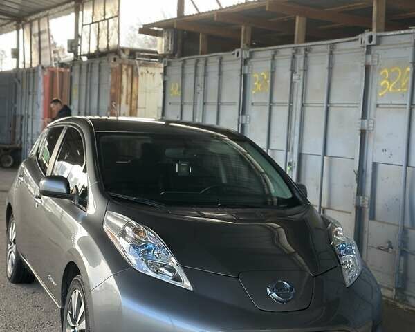 Сірий Ніссан Ліф, об'ємом двигуна 0 л та пробігом 103 тис. км за 7200 $, фото 30 на Automoto.ua