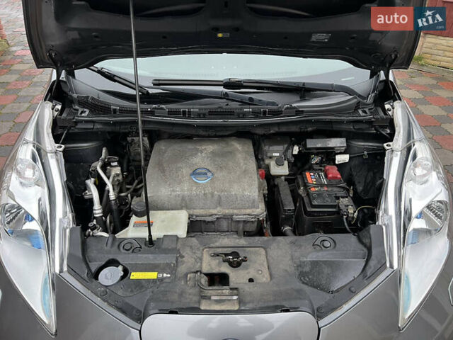 Серый Ниссан Лиф, объемом двигателя 0 л и пробегом 139 тыс. км за 7200 $, фото 55 на Automoto.ua