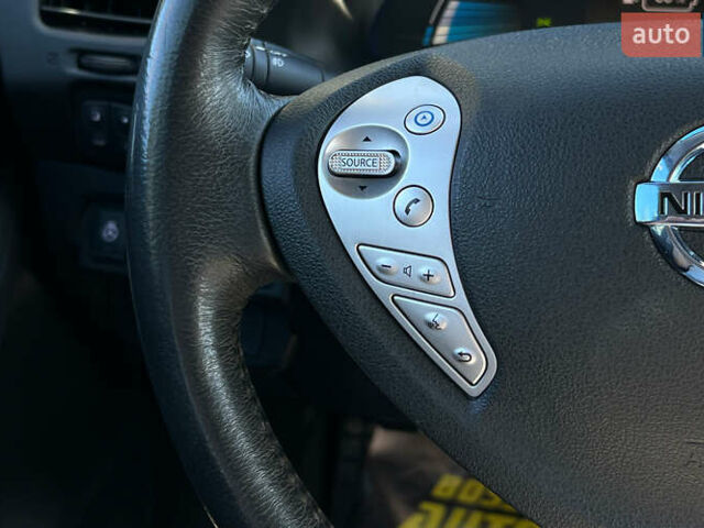 Серый Ниссан Лиф, объемом двигателя 0 л и пробегом 111 тыс. км за 5999 $, фото 19 на Automoto.ua