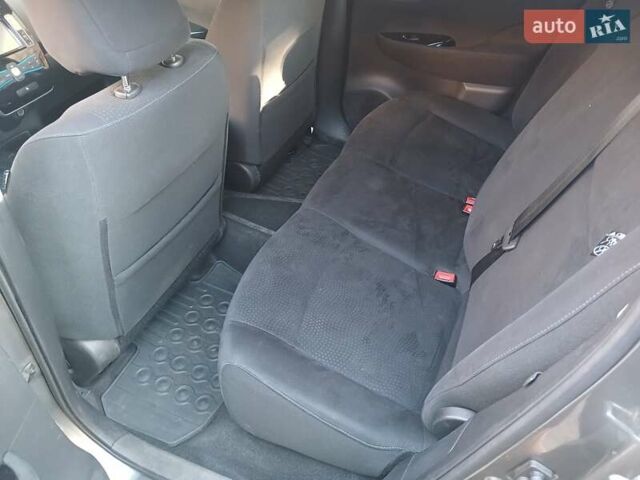 Сірий Ніссан Ліф, об'ємом двигуна 0 л та пробігом 142 тис. км за 7200 $, фото 16 на Automoto.ua