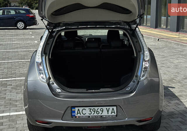 Серый Ниссан Лиф, объемом двигателя 0 л и пробегом 137 тыс. км за 6900 $, фото 8 на Automoto.ua