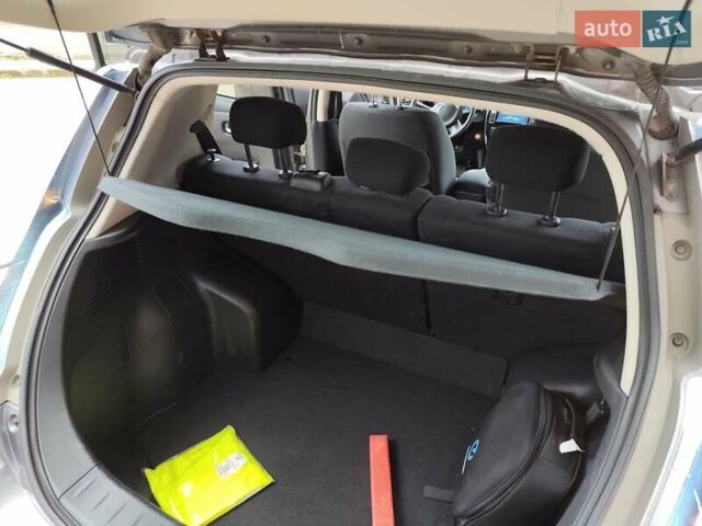 Серый Ниссан Лиф, объемом двигателя 0 л и пробегом 100 тыс. км за 5999 $, фото 55 на Automoto.ua