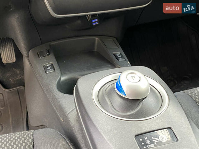 Серый Ниссан Лиф, объемом двигателя 0 л и пробегом 147 тыс. км за 4400 $, фото 12 на Automoto.ua