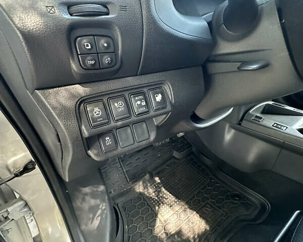 Сірий Ніссан Ліф, об'ємом двигуна 0 л та пробігом 176 тис. км за 5999 $, фото 7 на Automoto.ua