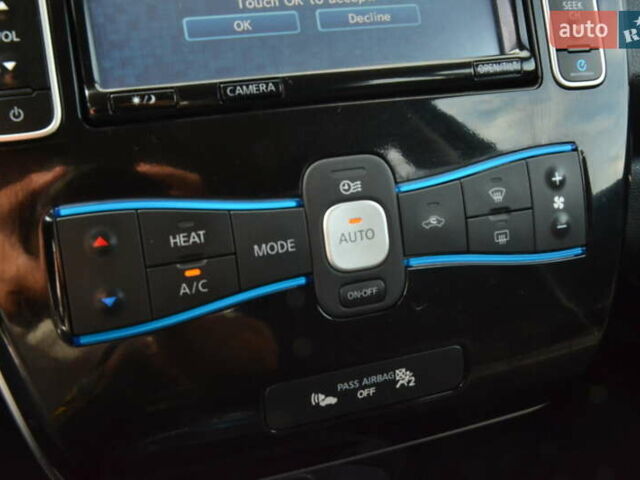 Серый Ниссан Лиф, объемом двигателя 0 л и пробегом 139 тыс. км за 5400 $, фото 32 на Automoto.ua