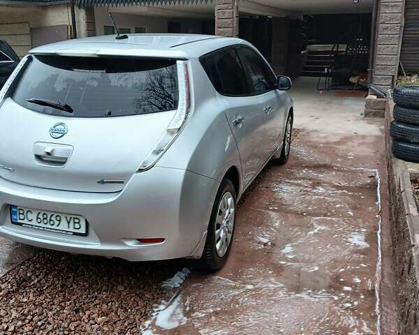 Серый Ниссан Лиф, объемом двигателя 0 л и пробегом 122 тыс. км за 6900 $, фото 7 на Automoto.ua