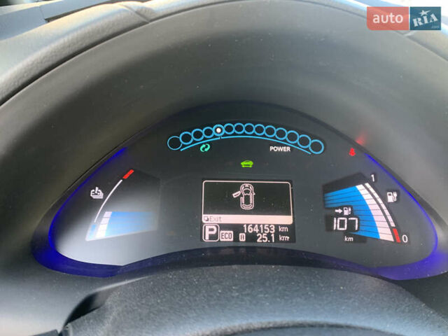 Серый Ниссан Лиф, объемом двигателя 0 л и пробегом 164 тыс. км за 6100 $, фото 17 на Automoto.ua