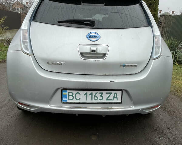 Серый Ниссан Лиф, объемом двигателя 0 л и пробегом 106 тыс. км за 5700 $, фото 5 на Automoto.ua