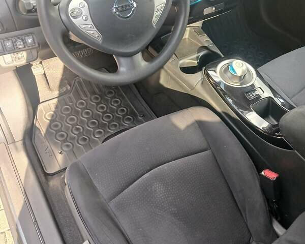 Сірий Ніссан Ліф, об'ємом двигуна 0 л та пробігом 142 тис. км за 7200 $, фото 20 на Automoto.ua