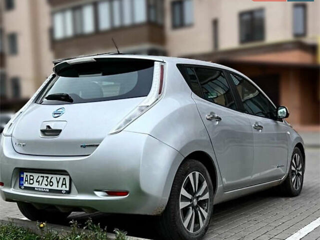 Сірий Ніссан Ліф, об'ємом двигуна 0 л та пробігом 172 тис. км за 7500 $, фото 3 на Automoto.ua