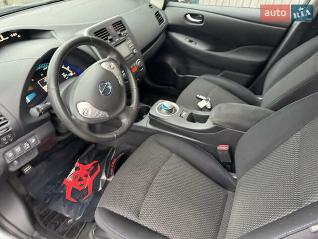 Серый Ниссан Лиф, объемом двигателя 0 л и пробегом 189 тыс. км за 6500 $, фото 12 на Automoto.ua