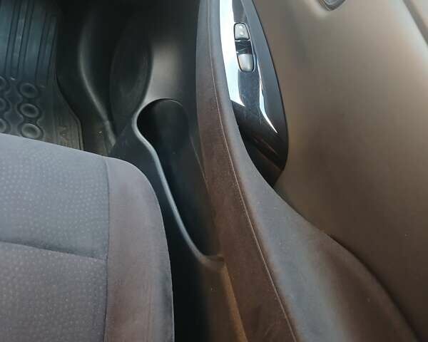 Сірий Ніссан Ліф, об'ємом двигуна 0 л та пробігом 142 тис. км за 7200 $, фото 30 на Automoto.ua