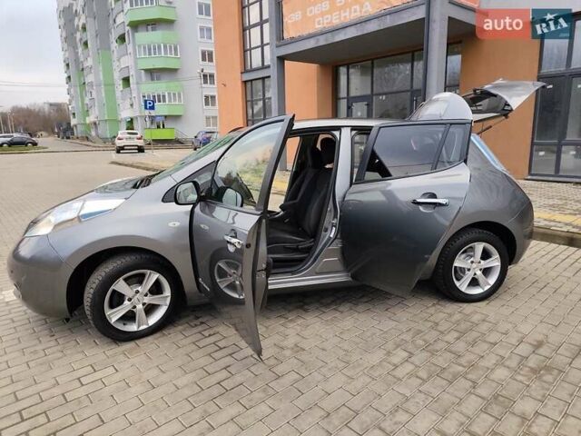 Серый Ниссан Лиф, объемом двигателя 0 л и пробегом 100 тыс. км за 5999 $, фото 64 на Automoto.ua