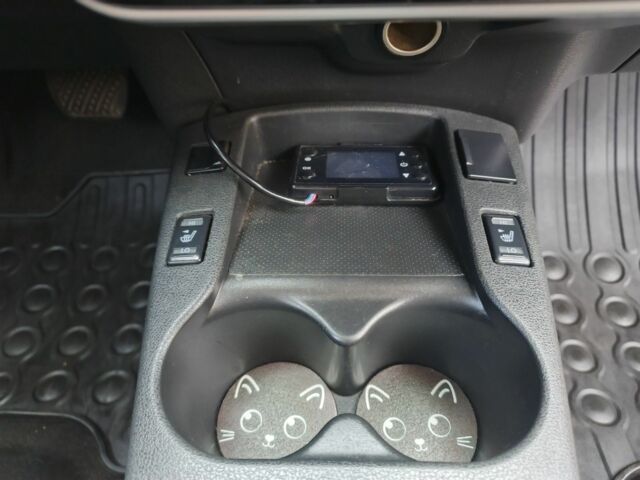 Серый Ниссан Лиф, объемом двигателя 0 л и пробегом 240 тыс. км за 7150 $, фото 10 на Automoto.ua