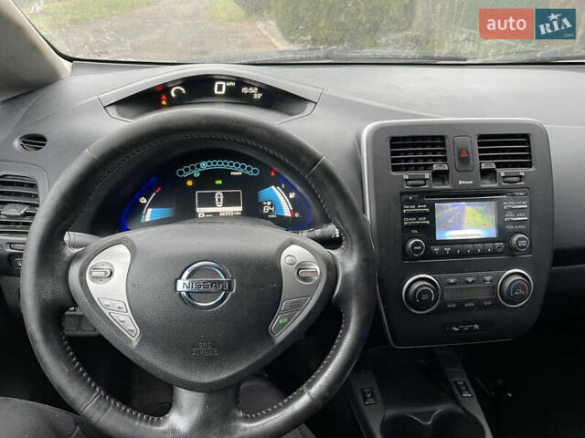 Серый Ниссан Лиф, объемом двигателя 0 л и пробегом 106 тыс. км за 5700 $, фото 11 на Automoto.ua