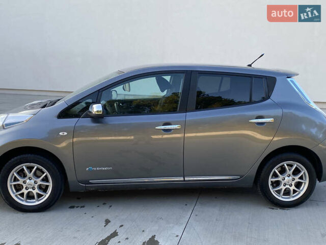 Серый Ниссан Лиф, объемом двигателя 0 л и пробегом 135 тыс. км за 6800 $, фото 3 на Automoto.ua