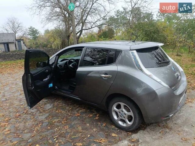 Серый Ниссан Лиф, объемом двигателя 0 л и пробегом 171 тыс. км за 6900 $, фото 4 на Automoto.ua