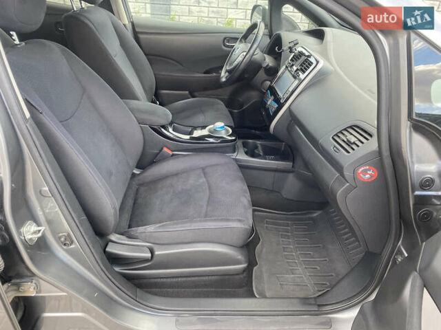 Сірий Ніссан Ліф, об'ємом двигуна 0 л та пробігом 133 тис. км за 6250 $, фото 10 на Automoto.ua