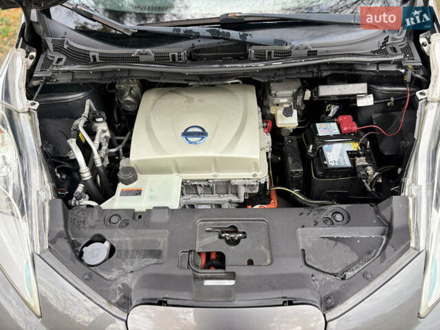 Сірий Ніссан Ліф, об'ємом двигуна 0 л та пробігом 138 тис. км за 5950 $, фото 27 на Automoto.ua