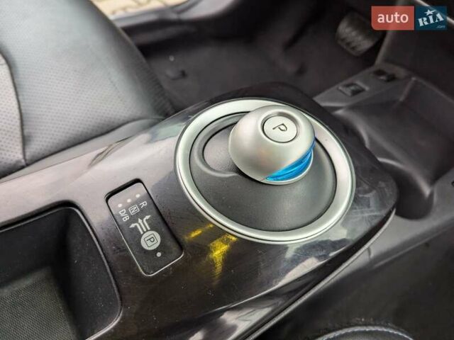 Сірий Ніссан Ліф, об'ємом двигуна 0 л та пробігом 146 тис. км за 5999 $, фото 23 на Automoto.ua