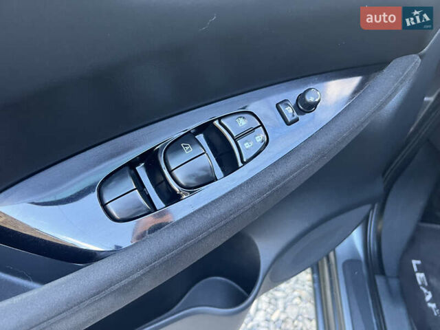 Ниссан Лиф 2014 в Черновцах на Automoto.ua Серый Ниссан Лиф, объемом двигателя 0 л и пробегом 83 тыс. км за 5900 $, фото 31 на Automoto.ua