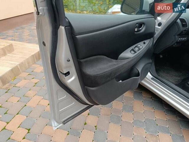 Ниссан Лиф 2014 в Ровно на Automoto.ua Серый Ниссан Лиф, объемом двигателя 0 л и пробегом 118 тыс. км за 5700 $, фото 48 на Automoto.ua