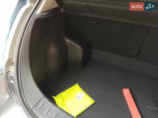 Серый Ниссан Лиф, объемом двигателя 0 л и пробегом 100 тыс. км за 5999 $, фото 54 на Automoto.ua