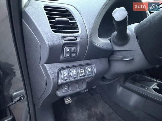 Серый Ниссан Лиф, объемом двигателя 0 л и пробегом 86 тыс. км за 6999 $, фото 22 на Automoto.ua