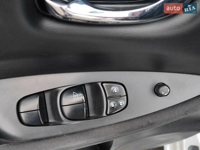 Серый Ниссан Лиф, объемом двигателя 0 л и пробегом 144 тыс. км за 5990 $, фото 24 на Automoto.ua