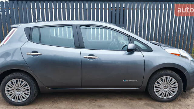 Сірий Ніссан Ліф, об'ємом двигуна 0 л та пробігом 212 тис. км за 6000 $, фото 1 на Automoto.ua