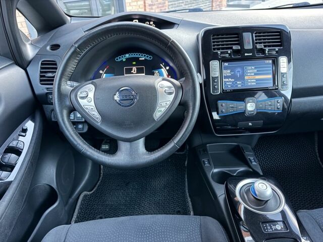 Серый Ниссан Лиф, объемом двигателя 0 л и пробегом 125 тыс. км за 8500 $, фото 2 на Automoto.ua