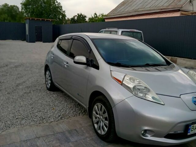 Серый Ниссан Лиф, объемом двигателя 0 л и пробегом 110 тыс. км за 6800 $, фото 1 на Automoto.ua