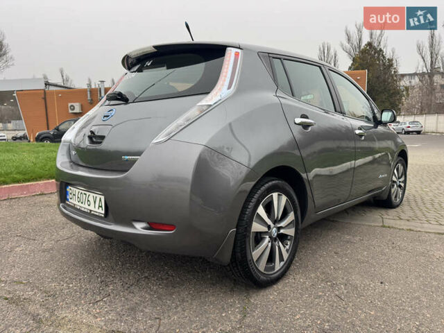 Серый Ниссан Лиф, объемом двигателя 0 л и пробегом 130 тыс. км за 5900 $, фото 6 на Automoto.ua