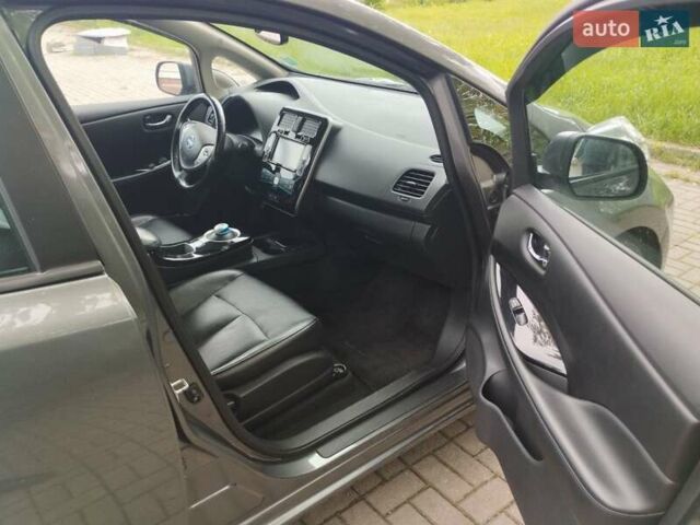 Серый Ниссан Лиф, объемом двигателя 0 л и пробегом 82 тыс. км за 7600 $, фото 10 на Automoto.ua