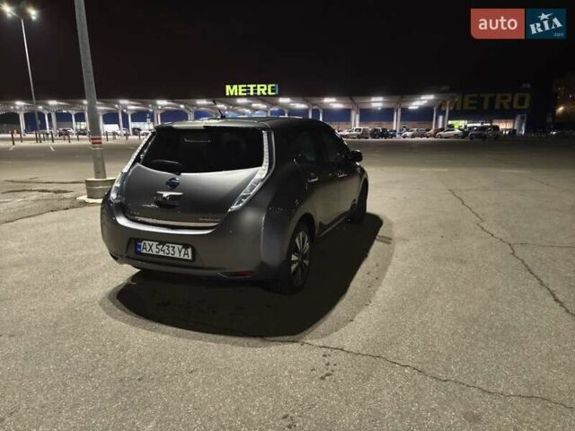Серый Ниссан Лиф, объемом двигателя 0 л и пробегом 116 тыс. км за 6700 $, фото 4 на Automoto.ua