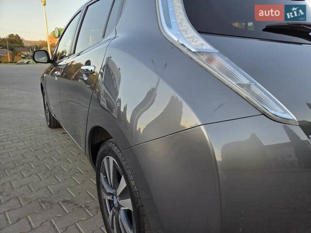 Серый Ниссан Лиф, объемом двигателя 0 л и пробегом 147 тыс. км за 6550 $, фото 16 на Automoto.ua