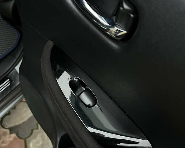 Серый Ниссан Лиф, объемом двигателя 0 л и пробегом 139 тыс. км за 7200 $, фото 40 на Automoto.ua