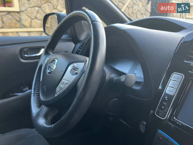 Ниссан Лиф 2014 в Черновцах на Automoto.ua Серый Ниссан Лиф, объемом двигателя 0 л и пробегом 83 тыс. км за 5900 $, фото 10 на Automoto.ua