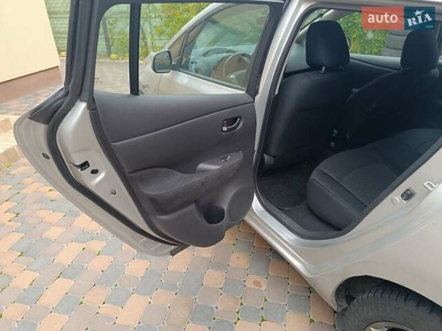 Ниссан Лиф 2014 в Ровно на Automoto.ua Серый Ниссан Лиф, объемом двигателя 0 л и пробегом 118 тыс. км за 5700 $, фото 56 на Automoto.ua