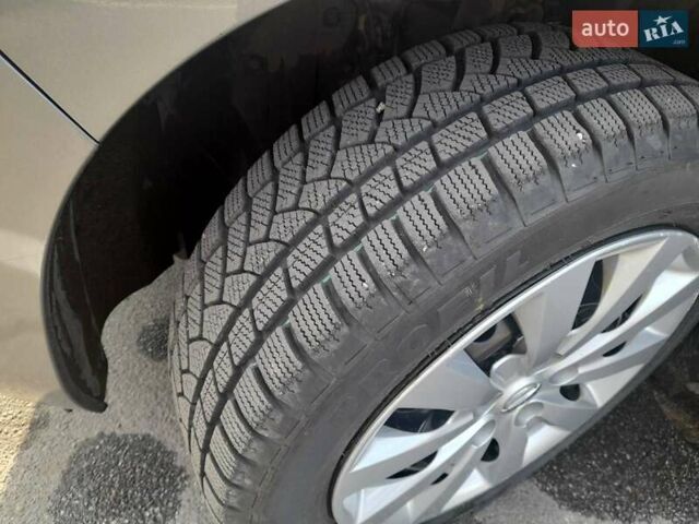 Серый Ниссан Лиф, объемом двигателя 0 л и пробегом 134 тыс. км за 8499 $, фото 7 на Automoto.ua