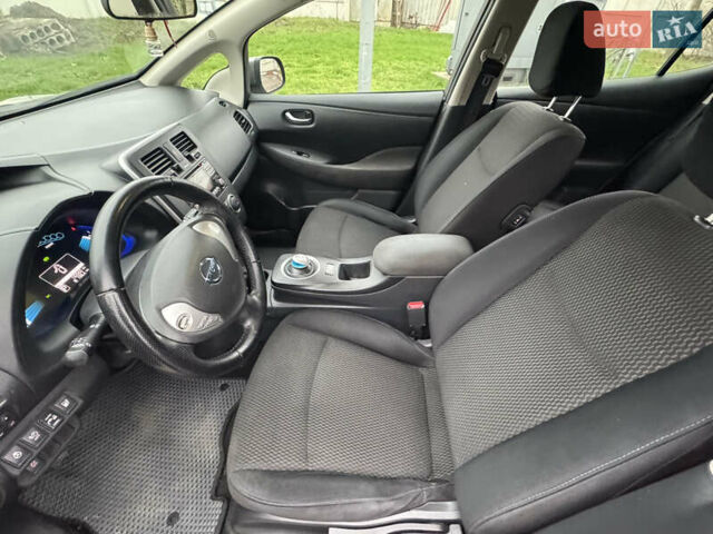 Серый Ниссан Лиф, объемом двигателя 0 л и пробегом 130 тыс. км за 5900 $, фото 7 на Automoto.ua