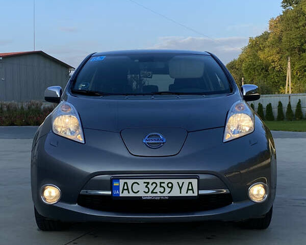 Серый Ниссан Лиф, объемом двигателя 0 л и пробегом 135 тыс. км за 6800 $, фото 6 на Automoto.ua