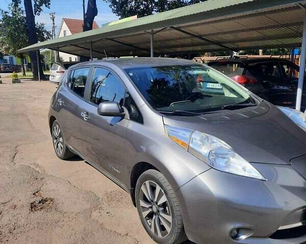 Серый Ниссан Лиф, объемом двигателя 0 л и пробегом 136 тыс. км за 8800 $, фото 5 на Automoto.ua