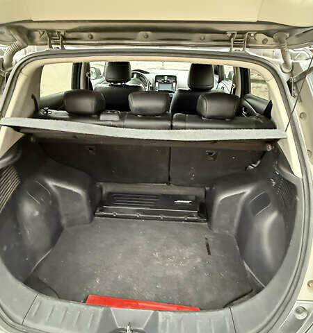 Серый Ниссан Лиф, объемом двигателя 0 л и пробегом 156 тыс. км за 5550 $, фото 17 на Automoto.ua