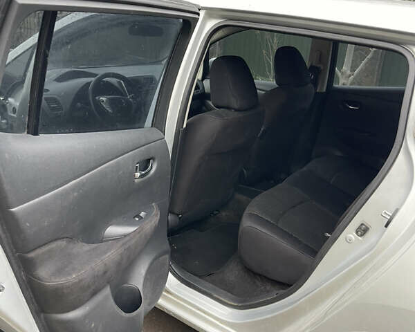 Серый Ниссан Лиф, объемом двигателя 0 л и пробегом 106 тыс. км за 5700 $, фото 9 на Automoto.ua